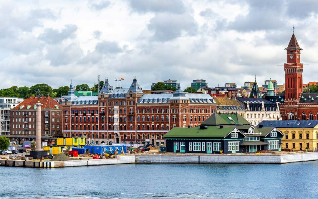 Vacker bild över Helsingborgs stad nära hamnen